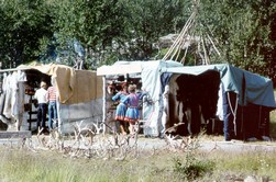 Lappen verkaufen Trachten und Geweihe