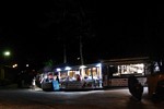 Camp du Domaine, Restaurant bei Nacht
